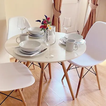 Kings Road Retreat - Affordable Serviced Apartments In Chelsea London Exterior photo