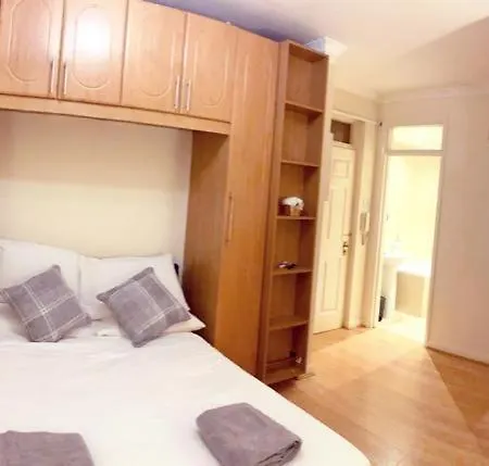 Kings Road Retreat - Affordable Serviced Apartments In Chelsea London Exterior photo